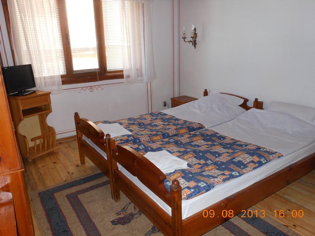 Family Hotel Kalina Koprivshtitsa Quarto foto